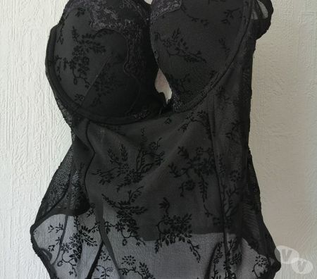 Vêtements occasion Val-d'Oise Bernes sur Oise - 95340 - Photos Vivastreet SUPERBE : BLACK BUSTIER GUÊPIÈRE TAILLE 90B
