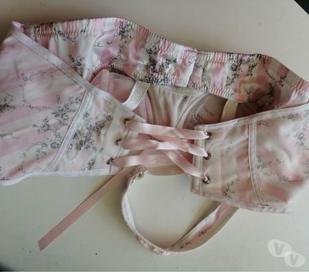 Vêtements occasion Val-d'Oise Bernes sur Oise - 95340 - Photos Vivastreet TOP BRASSIERE MULTICOLORE DE CHEZ CHANTAL THOMASS TAILLE 95C