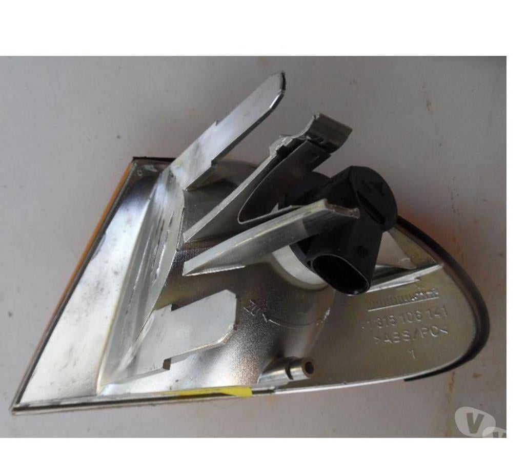Pièces et services auto Hérault Castries - 34160 - Photos Vivastreet Clignotant avant droit neuf pour BMW 323 E46 de 1999 + pl