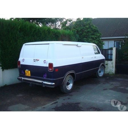 Voiture de collection Seine-et-Marne Touquin - 77131 - Photos Vivastreet DODGE-Ram 350royal essenceGPL vanUSA1982