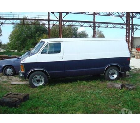 Voiture de collection Seine-et-Marne Touquin - 77131 - Photos Vivastreet DODGE-Ram 350royal essenceGPL vanUSA1982