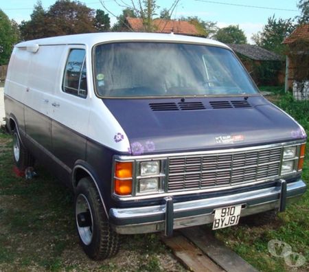 Voiture de collection Seine-et-Marne Touquin - 77131 - Photos Vivastreet DODGE-Ram 350royal essenceGPL vanUSA1982