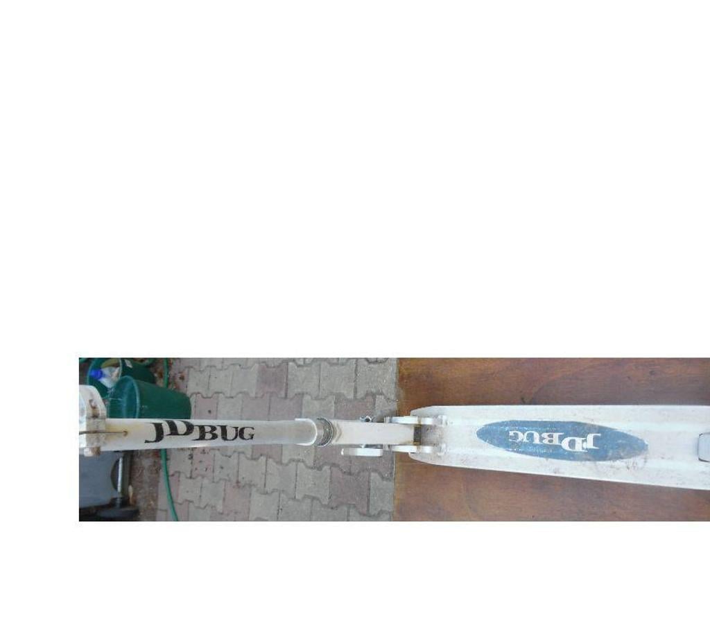 Matériel de sport Hérault Castries - 34160 - Photos Vivastreet trottinette d'occasion en alu en bon état