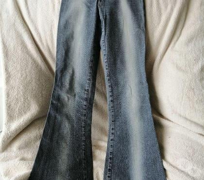 Vêtements occasion Bernes sur Oise Val-d'Oise - Photos Vivastreet Pantalon Jeans TRF DENIM Patte D' Éléphant Taille 38