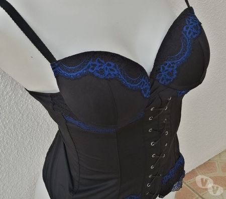 Vêtements occasion Val-d'Oise Bernes sur Oise - 95340 - Photos Vivastreet TOP BUSTIER BICOLORE A LACETS TAILLE 90B NEUF