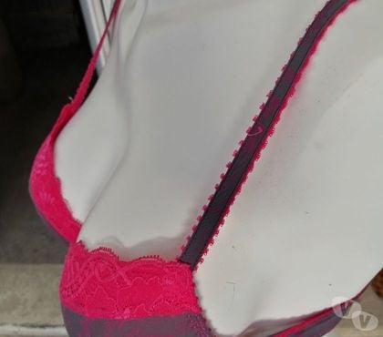 Vêtements occasion Bernes sur Oise Val-d'Oise - Photos Vivastreet Top: Superbe Soutien Gorge De Chez AUBADE Taille 90B Neuf