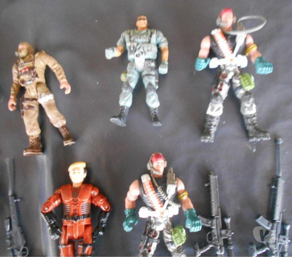 Jeux - Jouets Marne Courcy - 51220 - Photos Vivastreet 9 figurines action