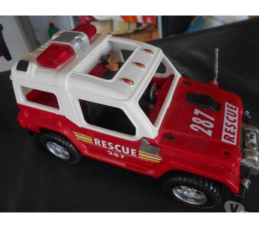 Jeux - Jouets Marne Courcy - 51220 - Photos Vivastreet Hélicoptère et véhicule de secours