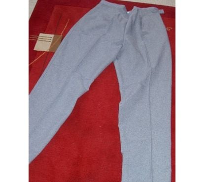 Vêtements occasion Florange Moselle - Photos Vivastreet prix pour 4 pantalons au choix