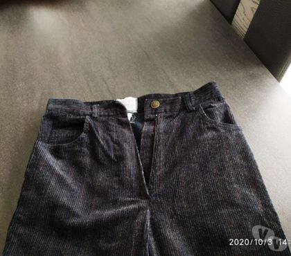 Vêtements occasion Florange Moselle - Photos Vivastreet prix pour 2 pantalons au choix