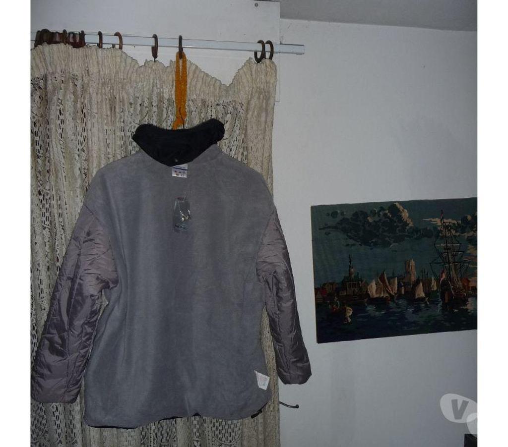Vêtements occasion Bouches-du-Rhône Aix en Provence - Photos Vivastreet VESTE COUPE VENT REEBOK HOMME XL COULEUR NOIR GRIS BLANC