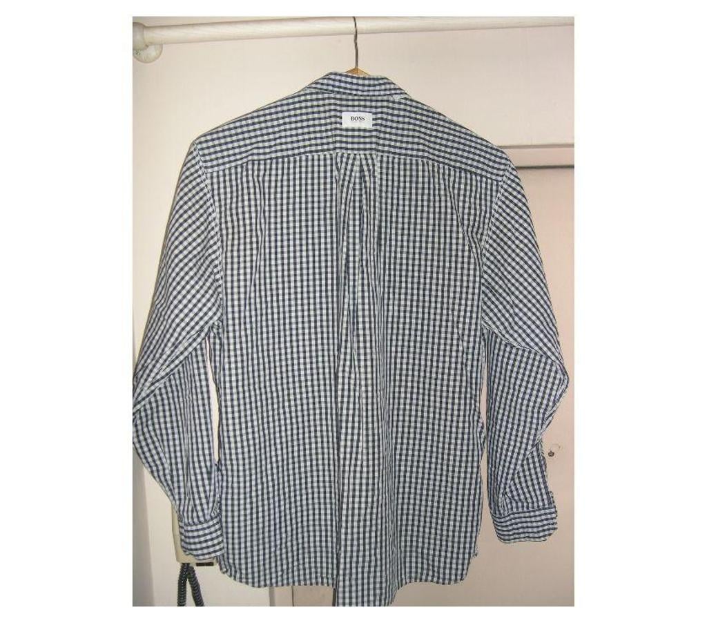 Vêtements occasion Bouches-du-Rhône Aix en Provence - Photos Vivastreet CHEMISE MANCHE LONGUE HOMME HUGO BOSS XL