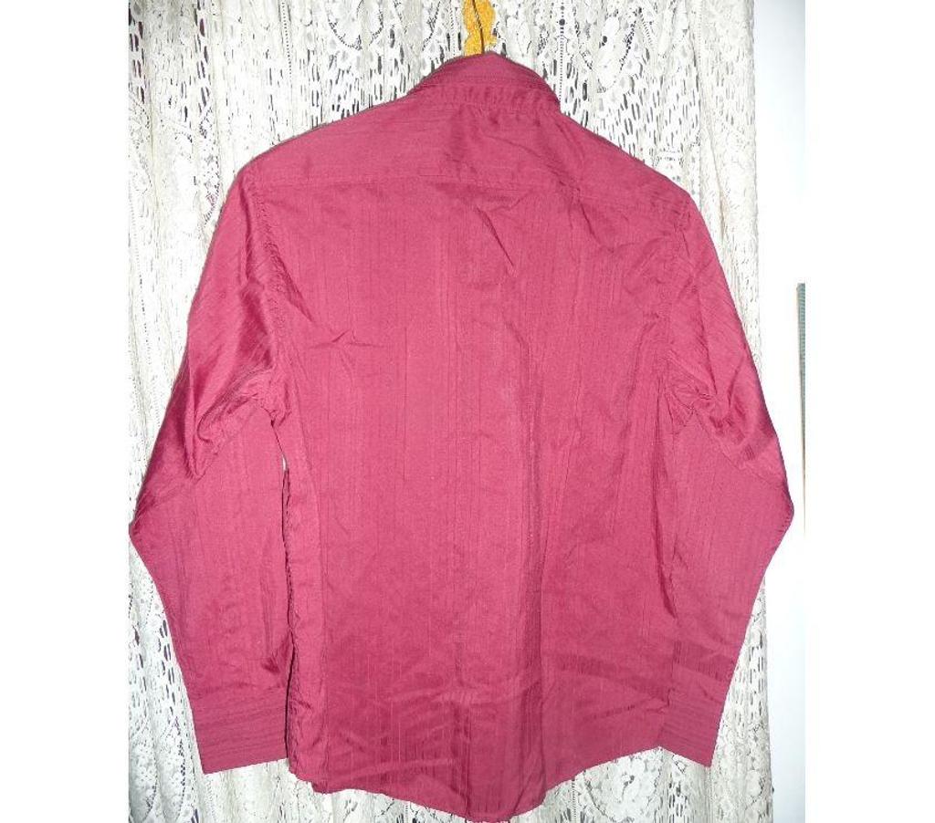 Vêtements occasion Bouches-du-Rhône Aix en Provence - Photos Vivastreet CHEMISE HOMME MANCHE LONGUE ROUGE BORDEAUX TAILLE 42
