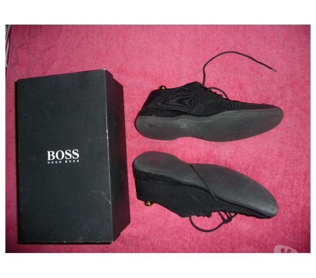 Chaussures Bouches-du-Rhône Aix en Provence - Photos Vivastreet CHAUSSURES HOMME CLASSIQUE NOIRE P44 12 MARQUE HUGO BOSS 