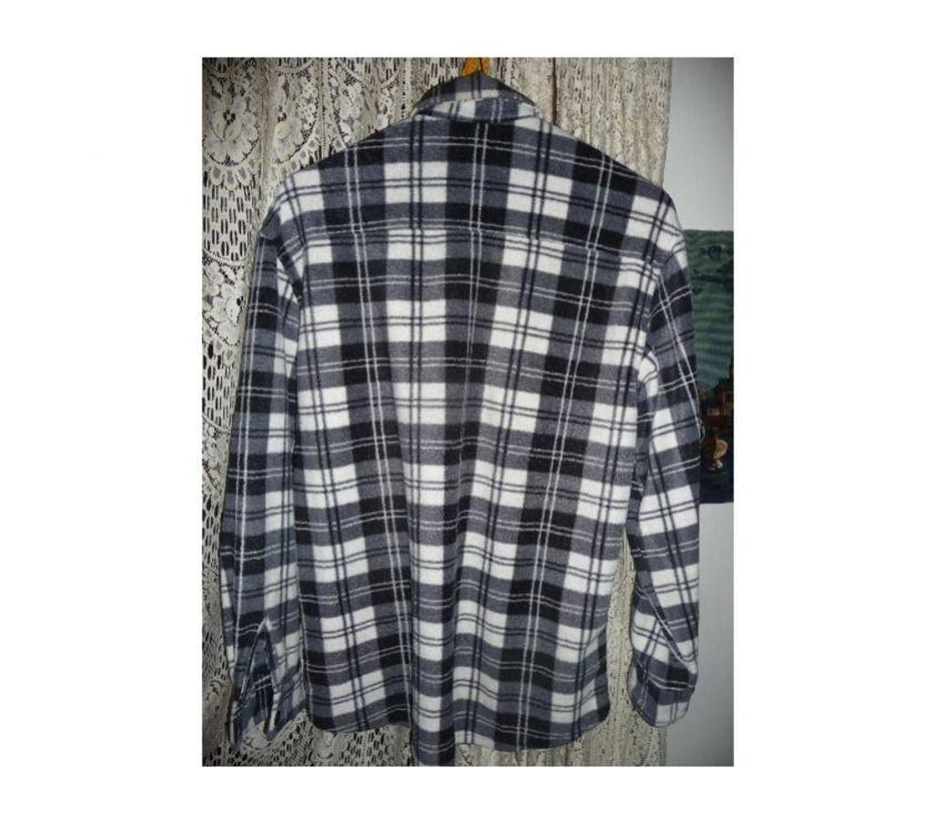 Vêtements occasion Bouches-du-Rhône Aix en Provence - Photos Vivastreet SURCHEMISE POLAIRE HOMME BOUTONNEE A CARREAUX 46 XXL