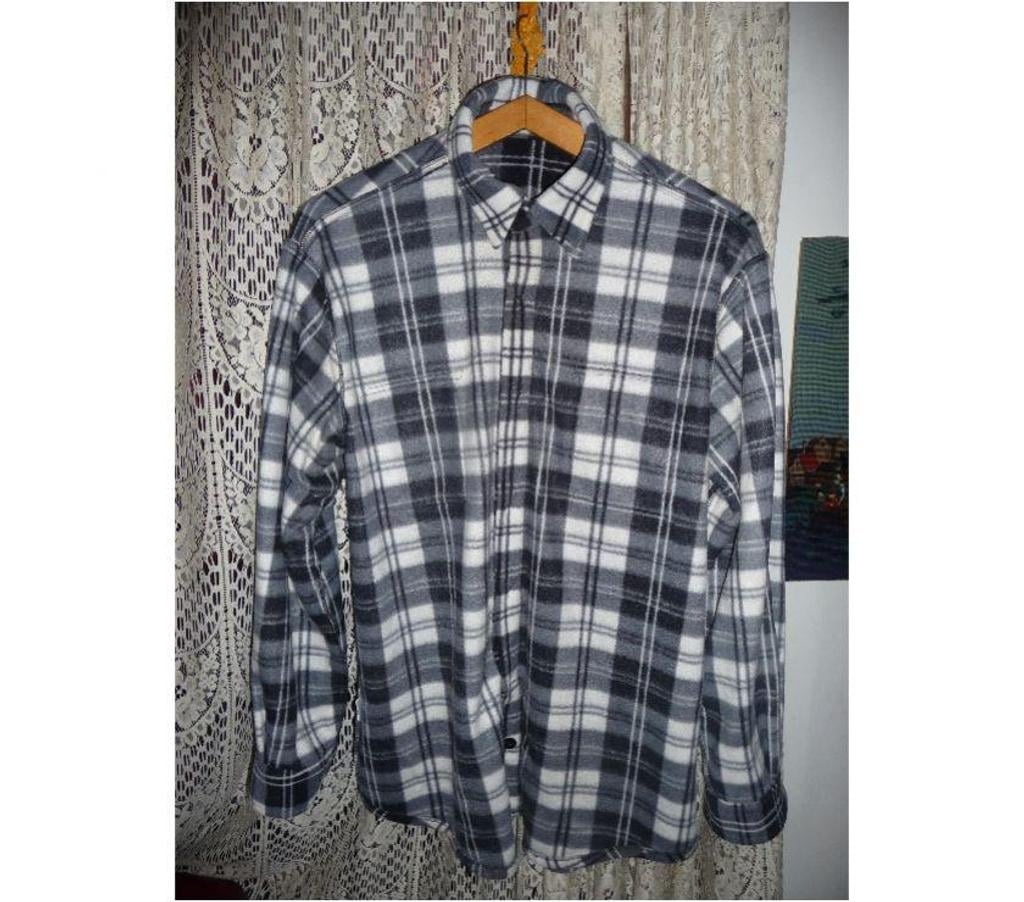 Vêtements occasion Bouches-du-Rhône Aix en Provence - Photos Vivastreet SURCHEMISE POLAIRE HOMME BOUTONNEE A CARREAUX 46 XXL