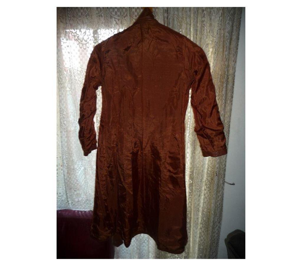 Vêtements occasion Bouches-du-Rhône Aix en Provence - Photos Vivastreet MANTEAU LEGER 100 % CUIR MARRON FEMME TAILLE 38 40