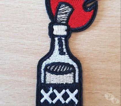 Collection Carnon Hérault - Photos Vivastreet écusson brodé bouteille cocktail molotov 10x3 cm