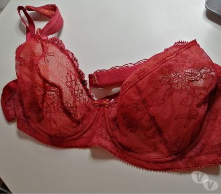 Vêtements occasion Val-d'Oise Bernes sur Oise - 95340 - Photos Vivastreet SOUTIEN GORGE ARMATURES CHARLOTT' TAILLE 100E (Neuf)