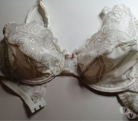 Vêtements occasion Val-d'Oise Bernes sur Oise - 95340 - Photos Vivastreet SOUTIEN GORGE ARMATURES DE CHEZ TRIUMPH TAILLE 90C (Neuf)