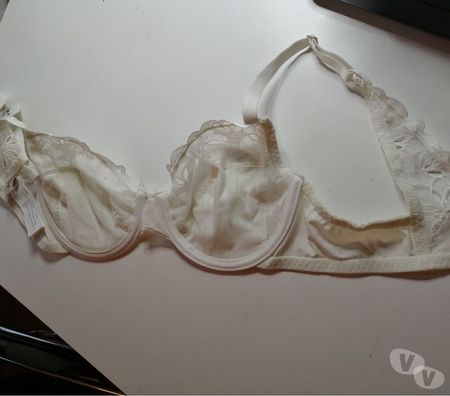 Vêtements occasion Val-d'Oise Bernes sur Oise - 95340 - Photos Vivastreet SOUTIEN GORGE ARMATURES DE CHEZ TRIUMPH TAILLE 90C (Neuf)