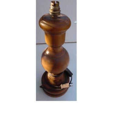 Décoration-Art-Antiquité Castries Hérault - Photos Vivastreet LAMPE DE CHEVET ANCIENNE CONTRÔLÉE EN BOIS SANS ABAT JOUR 