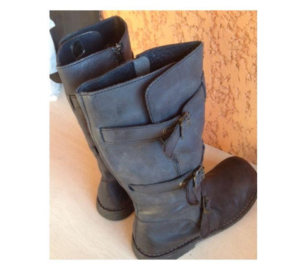 Chaussures Seine-et-Marne Meaux - 77100 - Photos Vivastreet Bottes KICKERS femme, 39