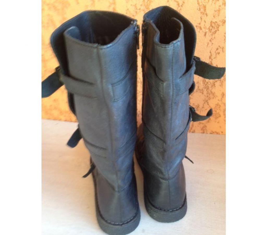 Chaussures Seine-et-Marne Meaux - 77100 - Photos Vivastreet Bottes KICKERS femme, 39