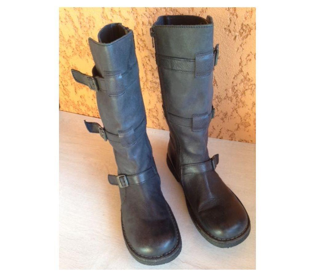 Chaussures Seine-et-Marne Meaux - 77100 - Photos Vivastreet Bottes KICKERS femme, 39