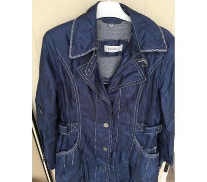 Vêtements Nimes Nimes - Photos Vivastreet Coupe vent femme taille 40