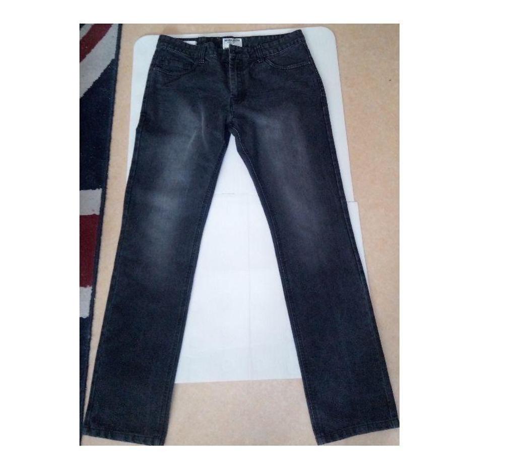 Vêtements occasion Loiret Cepoy - 45120 - Photos Vivastreet Jeans slim Homme 