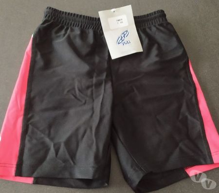 Vêtements occasion Moselle Florange - 57190 - Photos Vivastreet short running poli xs