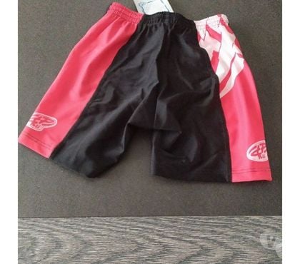 Vêtements occasion Florange Moselle - Photos Vivastreet short running poli xs