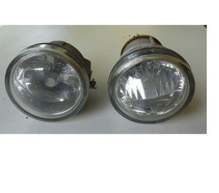 Pièces et services auto Hérault Castries - 34160 - Photos Vivastreet Cause retraite, phares, feu AV-AR- anti brouillard