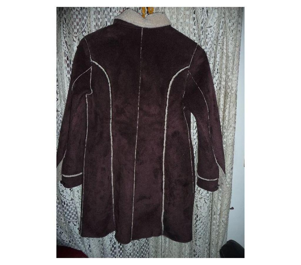 Vêtements occasion Bouches-du-Rhône Aix en Provence - Photos Vivastreet MANTEAU FOURREE LONG FEMME TAILLE 42 COULEUR MARRON FONCE