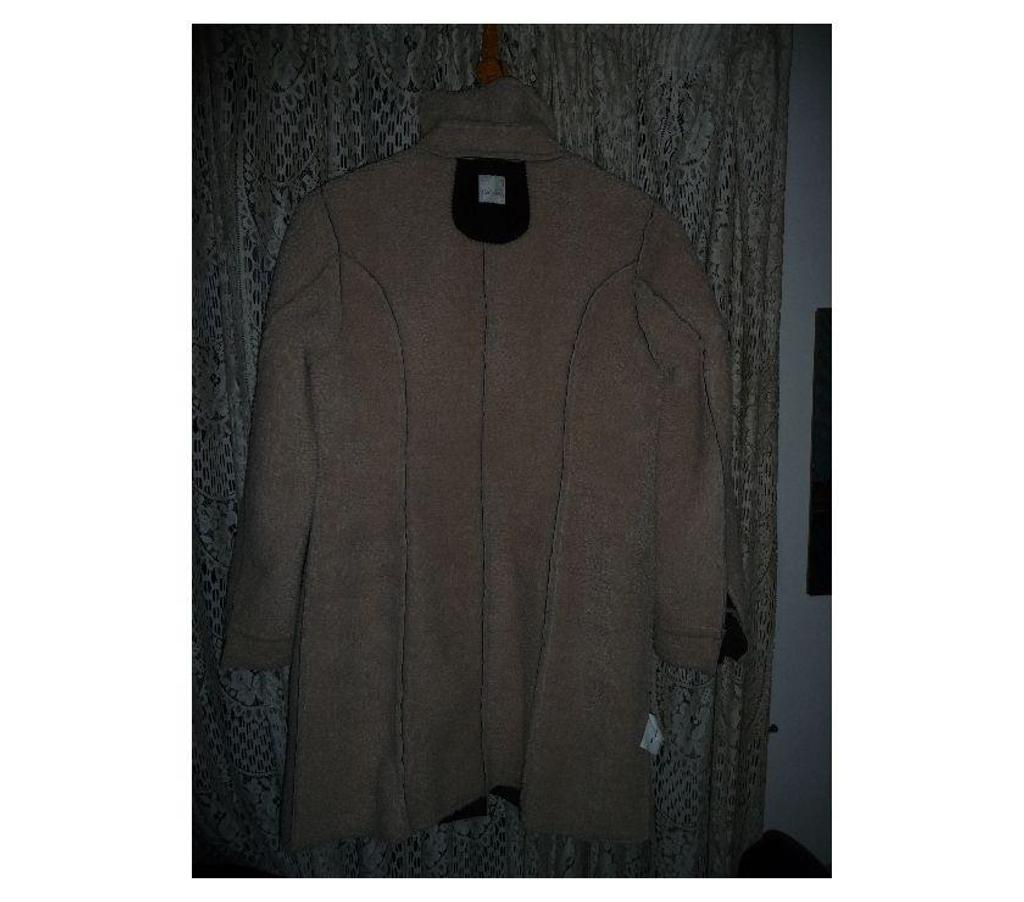 Vêtements occasion Bouches-du-Rhône Aix en Provence - Photos Vivastreet MANTEAU FOURREE LONG FEMME TAILLE 42 COULEUR MARRON FONCE