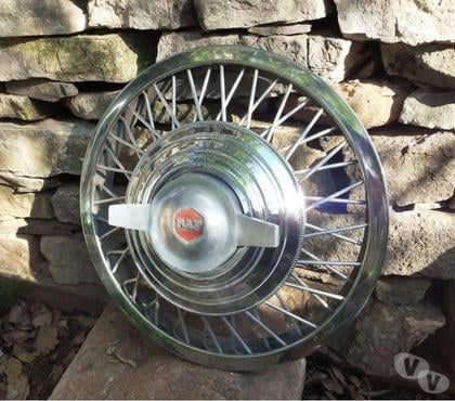 Pièces détachées auto Cuers Var - Photos Vivastreet enjoliveur roue fil RAF 13 pouces av écrou papillon central