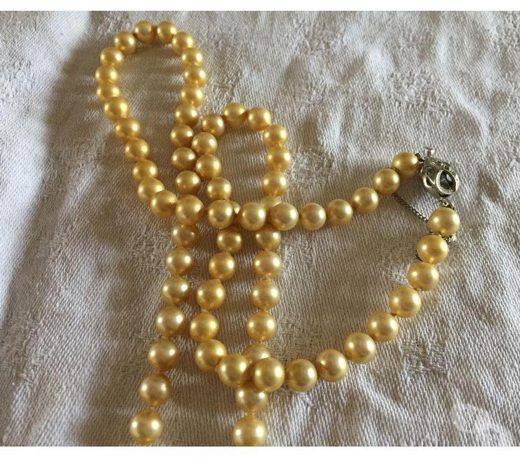 Bijoux occasion Gard Nimes - Photos Vivastreet Collier sautoir en perles de Majorque