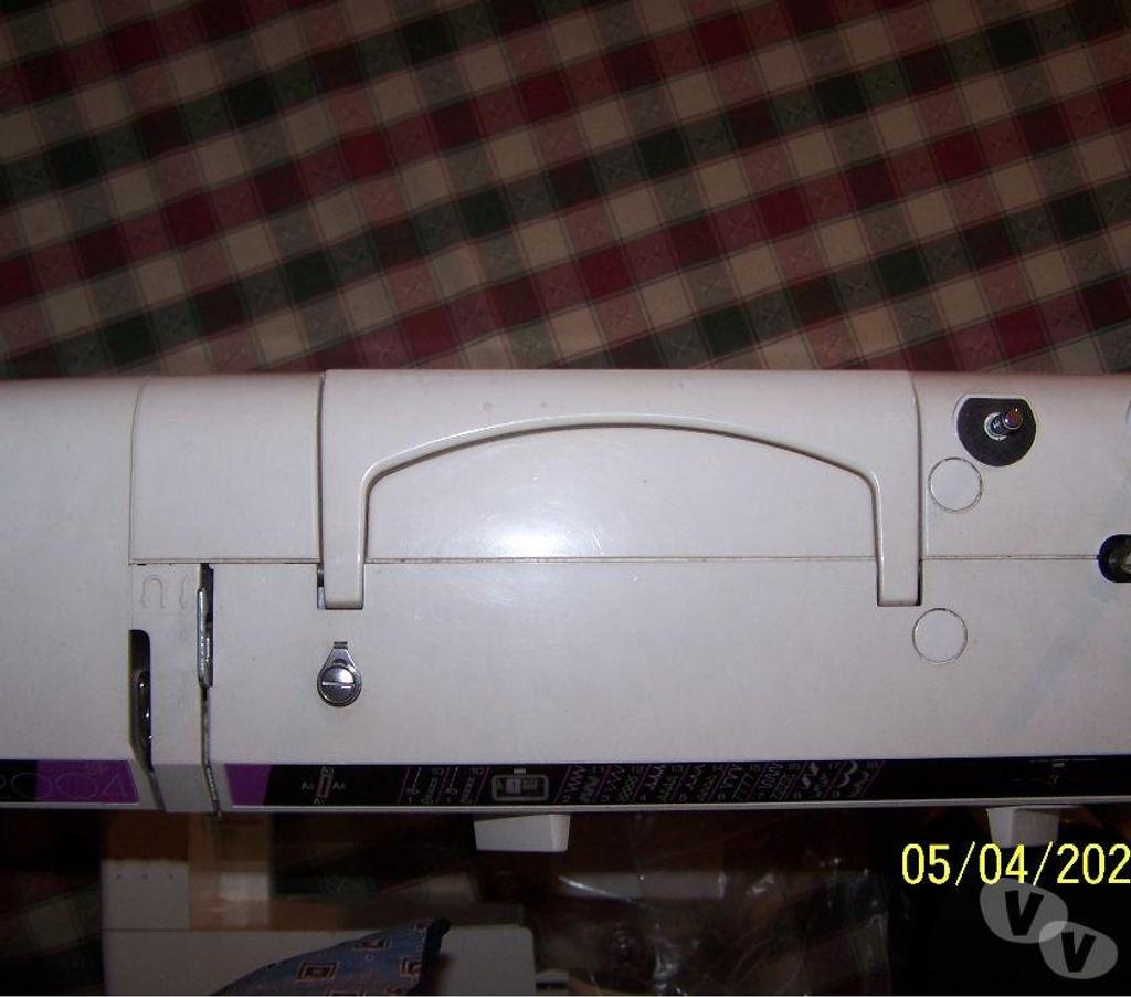 Electroménager occasion Hauts-de-Seine Issy les Moulineaux - 92130 - Photos Vivastreet MACHINE A COUDRE ELNA 2004 SP