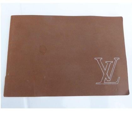 Livres occasion Bievres Essonne - Photos Vivastreet Livre Louis Vuitton catalogue 1984