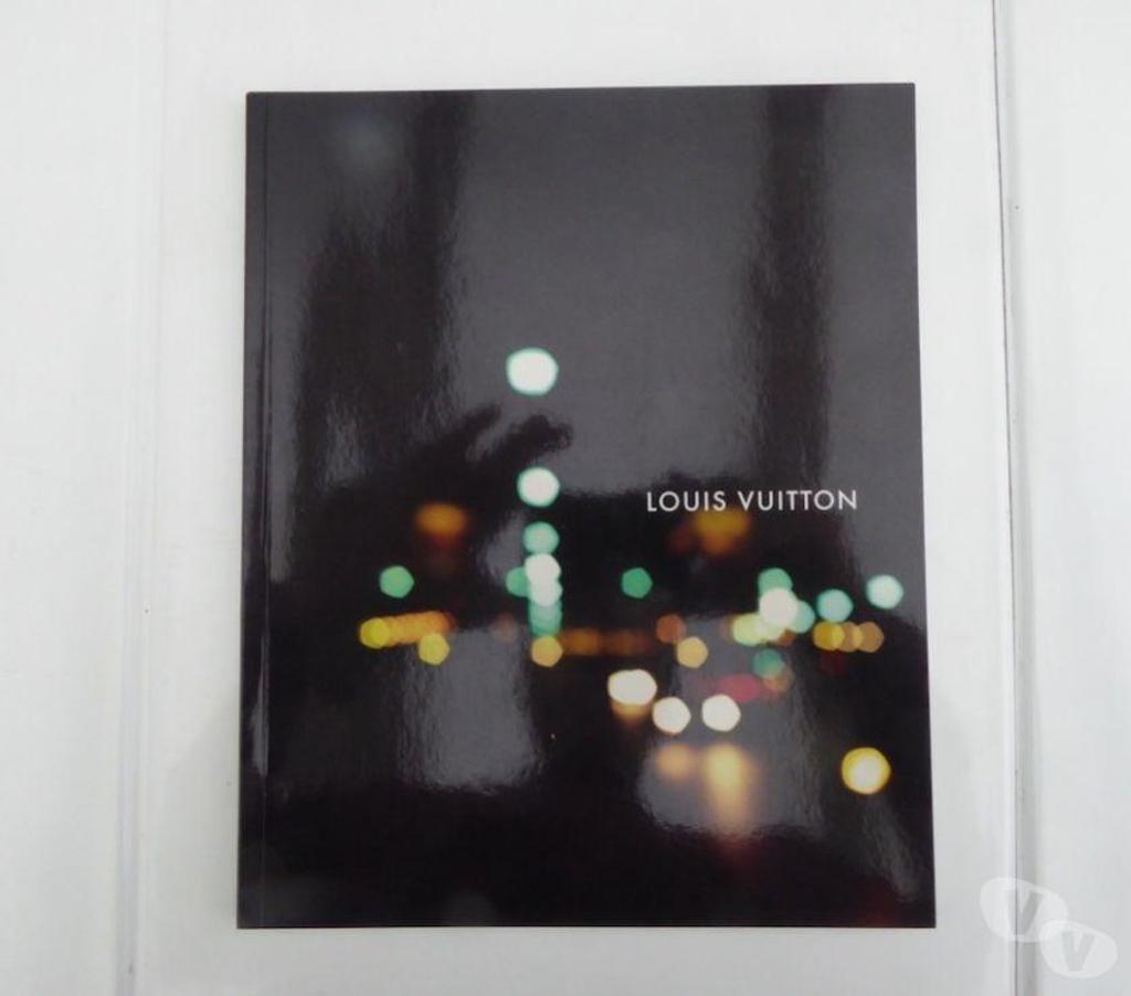 Livres occasion Essonne Bievres - 91570 - Photos Vivastreet Livre Louis Vuitton catalogue 2006
