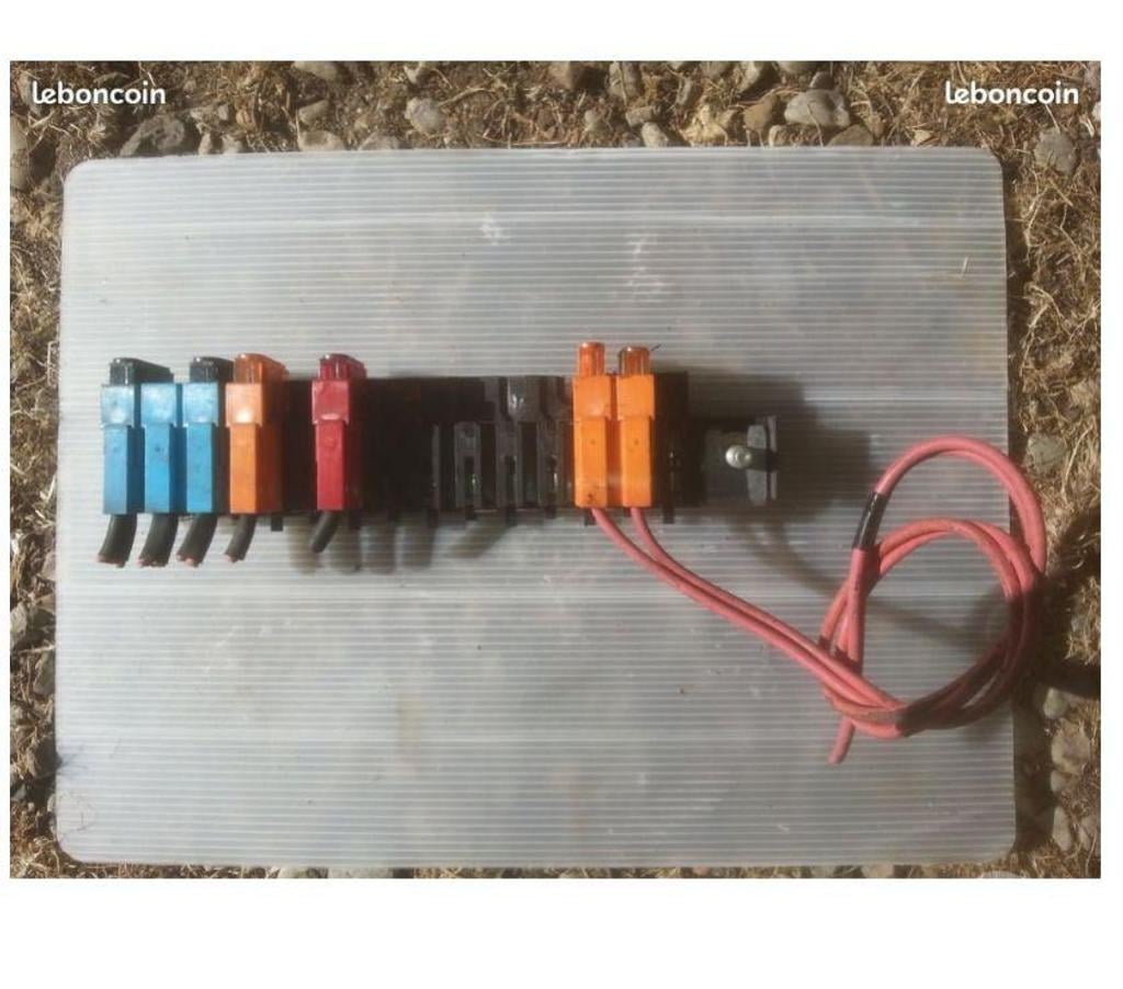 Pièces et services auto Seine-et-Marne Montceaux les Provins - 77151 - Photos Vivastreet porte fusible renault espace 3