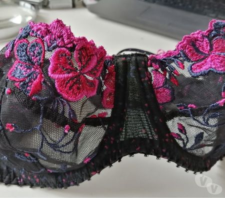 Vêtements occasion Val-d'Oise Bernes sur Oise - 95340 - Photos Vivastreet TOP : Soutien Gorge De Chez AUBADE Taille 95C ( Neuf)