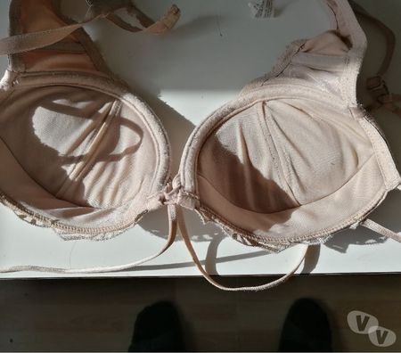 Vêtements occasion Val-d'Oise Bernes sur Oise - 95340 - Photos Vivastreet Top , Soutien Gorge De Chez WELL Taille 90A