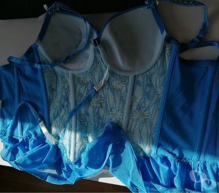 Vêtements occasion Val-d'Oise Bernes sur Oise - 95340 - Photos Vivastreet TOP : Corset Bustier A Jarretelles Neuf PHILIS Taille 95C