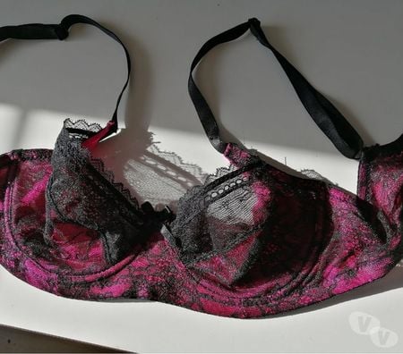 Vêtements occasion Val-d'Oise Bernes sur Oise - 95340 - Photos Vivastreet SUP : Soutien Gorge De Chez CARLA'S Taille 90B