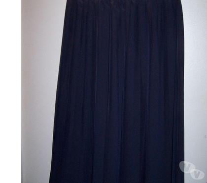 Vêtements occasion Issy les Moulineaux Hauts-de-Seine - Photos Vivastreet JUPE PLISSEE TAILLE 2