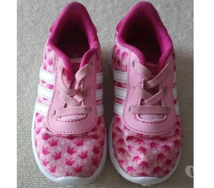 Equipements bébés La Courneuve Seine-Saint-Denis - Photos Vivastreet Baskets BB à lacets