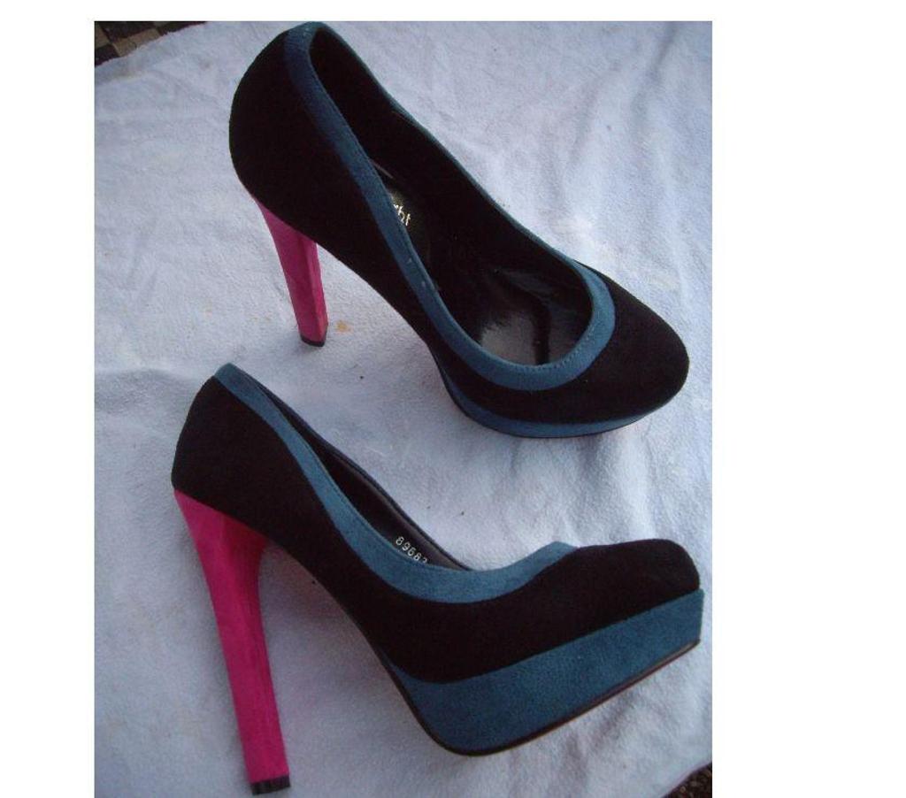 Chaussures Bas-Rhin Bouxwiller - 67330 - Photos Vivastreet Chaussures d'été à talons hauts pointure 39