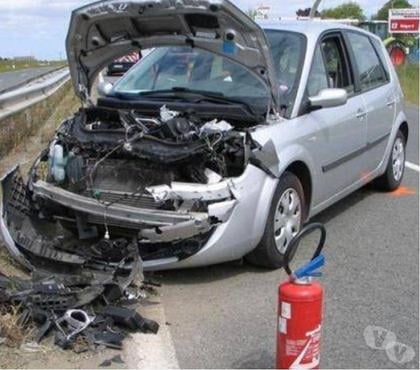 Voiture pour pièces Annecy Haute-Savoie - Photos Vivastreet RACHAT VEHICULE EN L ETAT EN PANNE OU HS